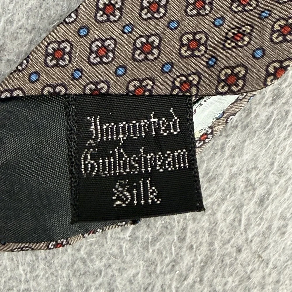 Resilio Imported Silk Tie Gray Taupe Floral Medallion 100% Silk Italy 54x3.25